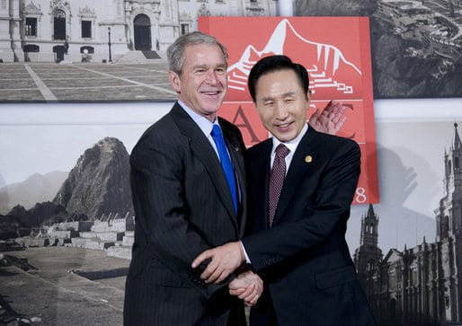 George Bush e il presidente del Sud Korea