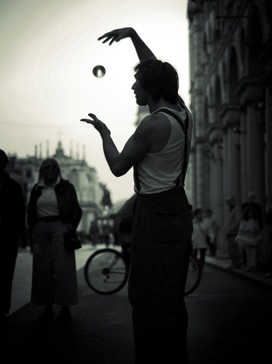 Artista di strada, busker. Libro